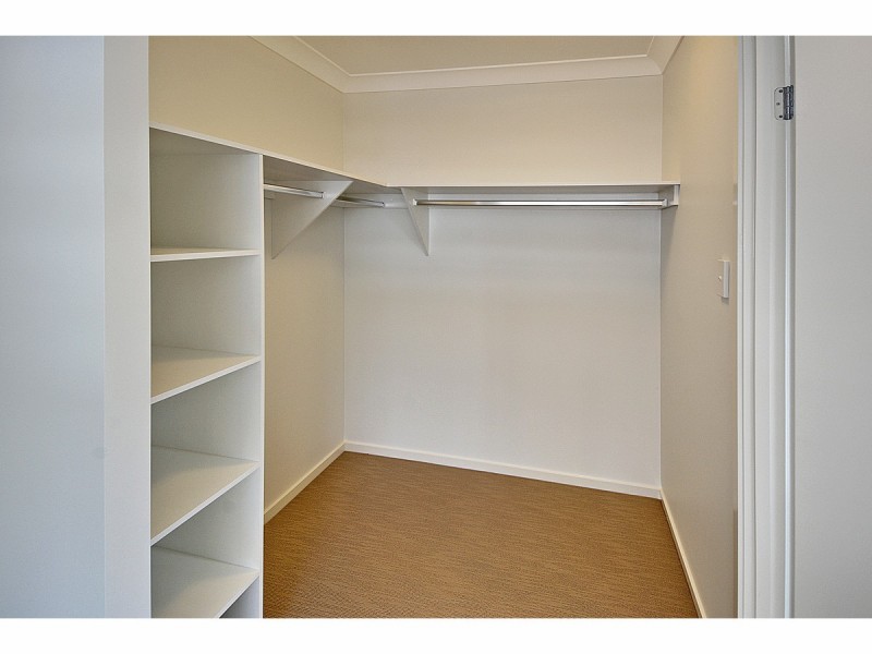 27/17 Greensboro Place, Little Mountain QLD 4551
