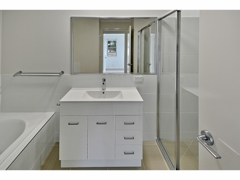 27/17 Greensboro Place, Little Mountain QLD 4551