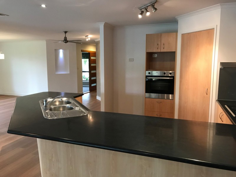 6 Mako Court, Mountain Creek QLD 4557
