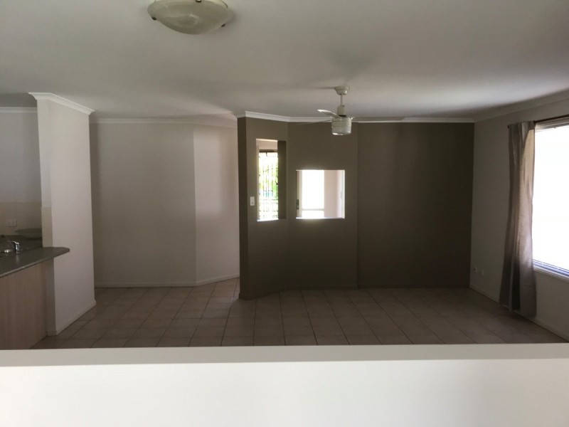 8 Somerville Crescent, Sippy Downs QLD 4556