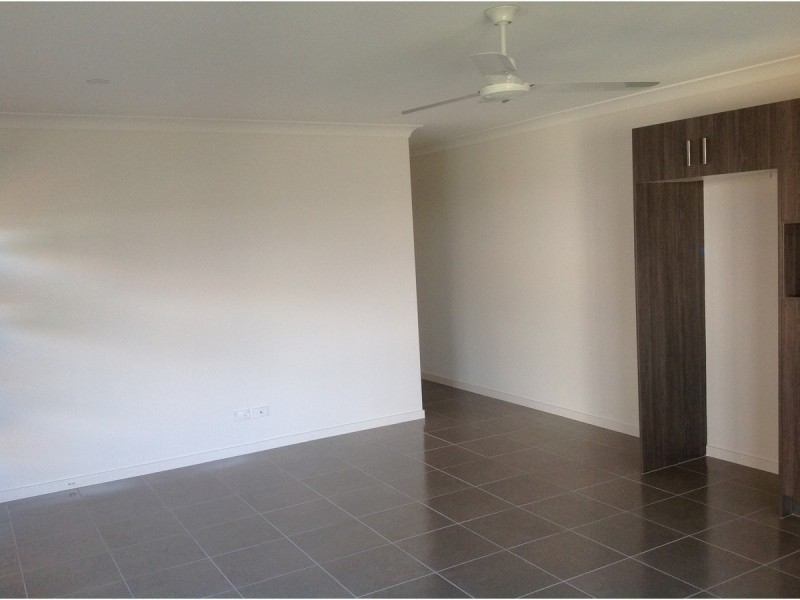 25b Clark Avenue, Glass House Mountains QLD 4518
