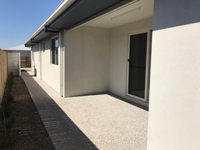 2/39 Grebe Crescent, Bli Bli QLD 4560