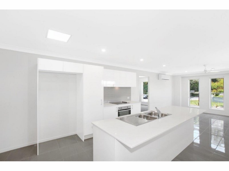 2/2 Harris Drive, Palmwoods QLD 4555