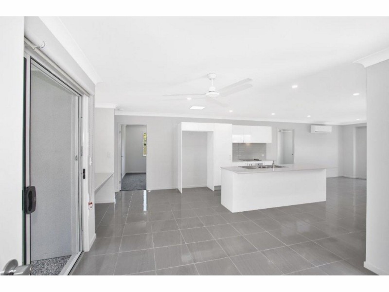 2/2 Harris Drive, Palmwoods QLD 4555