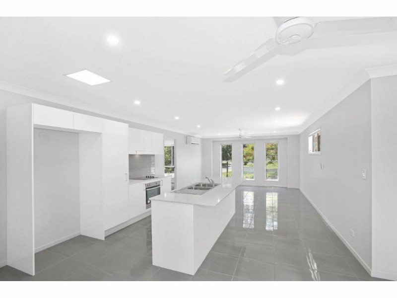 2/2 Harris Drive, Palmwoods QLD 4555