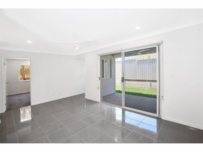 2/2 Harris Drive, Palmwoods QLD 4555