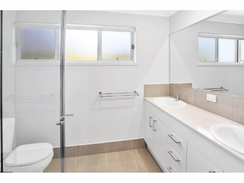 2/2 Harris Drive, Palmwoods QLD 4555