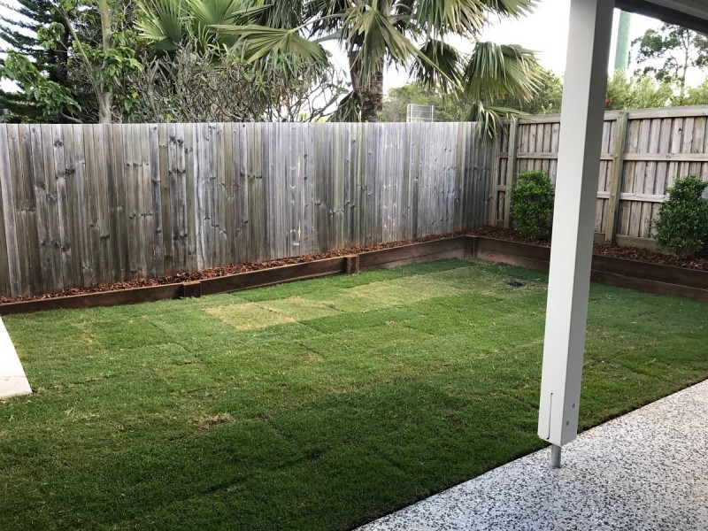 2/7 Rowley Close, Glass House Mountains QLD 4518
