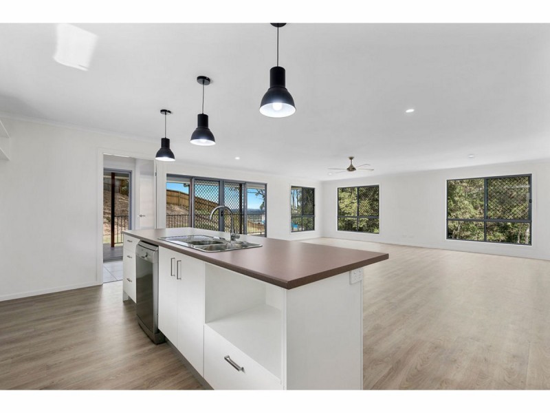 1 Thomas Major Place, Burnside QLD 4560