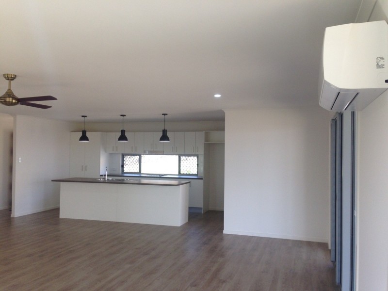 1 Thomas Major Place, Burnside QLD 4560