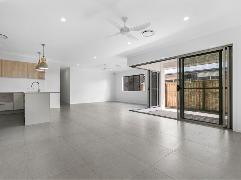 18 Pioneer Way, Palmview QLD 4553