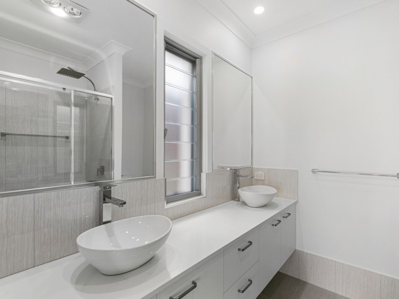 18 Pioneer Way, Palmview QLD 4553