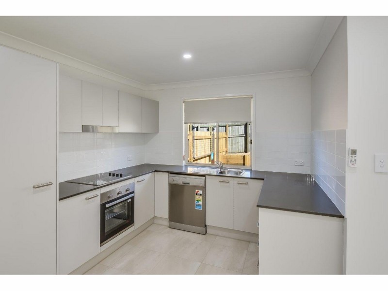 2/40 Tramline Rise, Burnside QLD 4560
