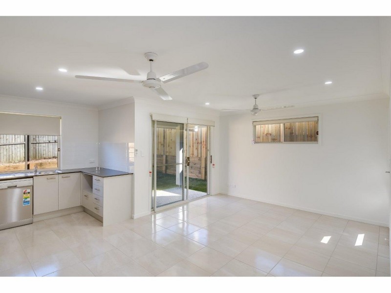 2/40 Tramline Rise, Burnside QLD 4560