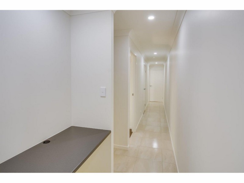 2/40 Tramline Rise, Burnside QLD 4560