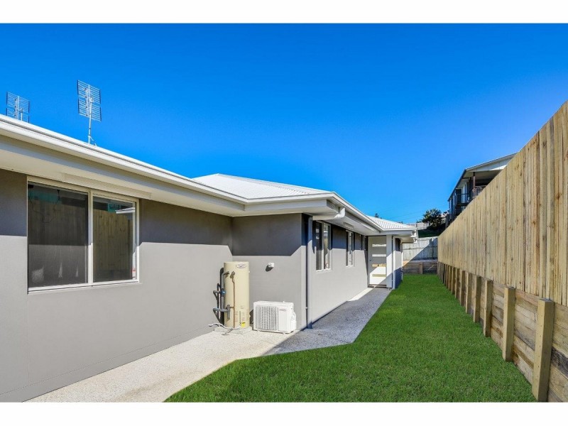 2/40 Tramline Rise, Burnside QLD 4560