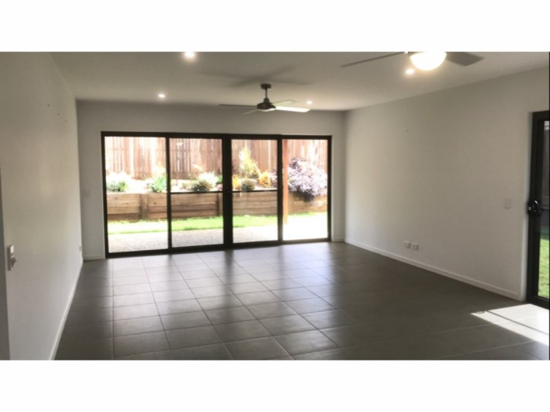 20 Pinnacles Drive, Glass House Mountains QLD 4518