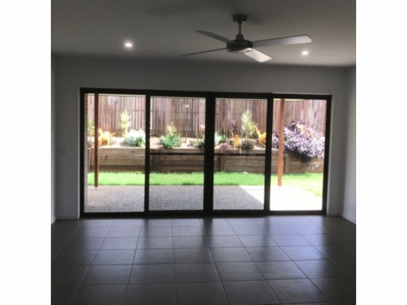 20 Pinnacles Drive, Glass House Mountains QLD 4518