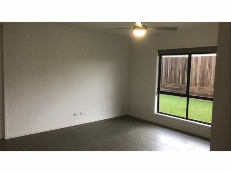 20 Pinnacles Drive, Glass House Mountains QLD 4518