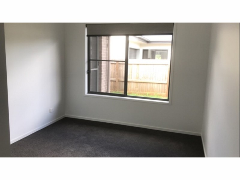 20 Pinnacles Drive, Glass House Mountains QLD 4518