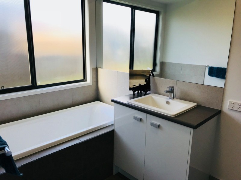 20 Pinnacles Drive, Glass House Mountains QLD 4518