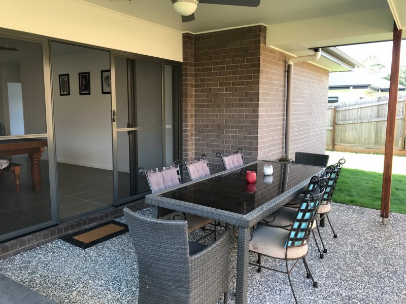 20 Pinnacles Drive, Glass House Mountains QLD 4518