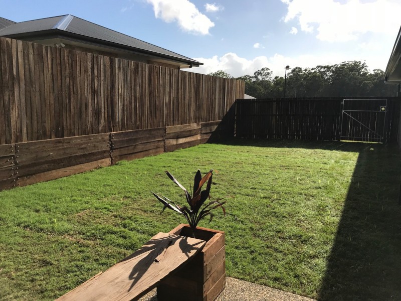 20 Pinnacles Drive, Glass House Mountains QLD 4518