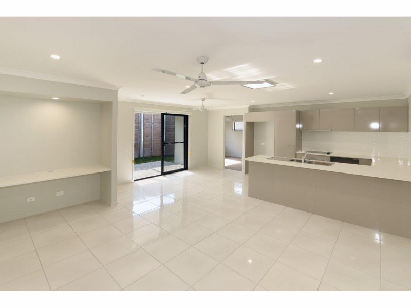 1/24 Spoonbill Drive, Forest Glen QLD 4556