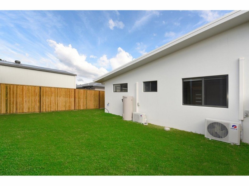 1/24 Spoonbill Drive, Forest Glen QLD 4556