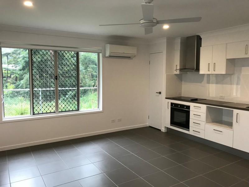 2/2 Echidna Street, Landsborough QLD 4550