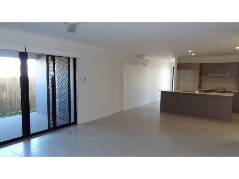 1/8 Bonney Street, Rural View QLD 4740