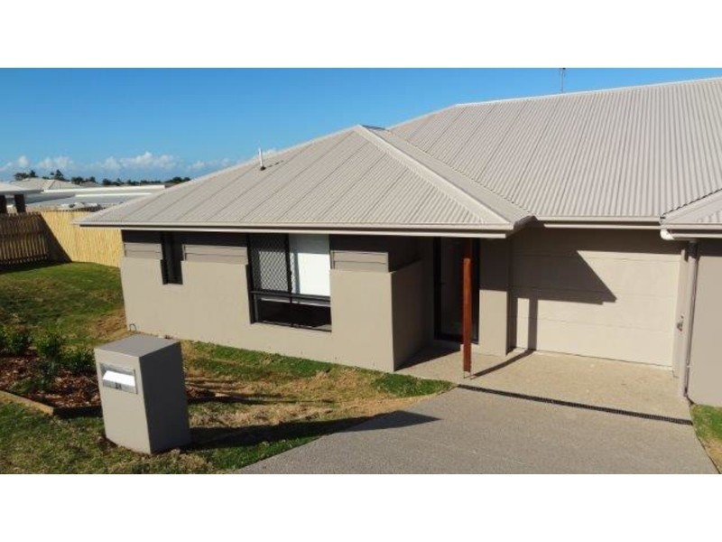 2/8 Bonney Street, Rural View QLD 4740