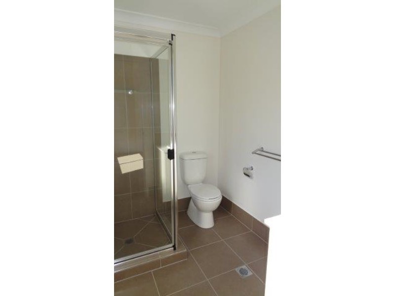 2/8 Bonney Street, Rural View QLD 4740