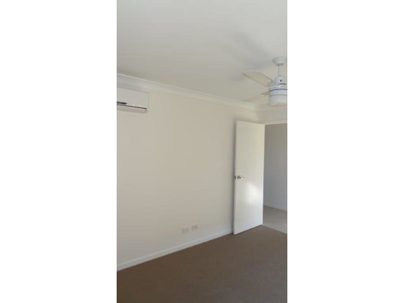 2/8 Bonney Street, Rural View QLD 4740