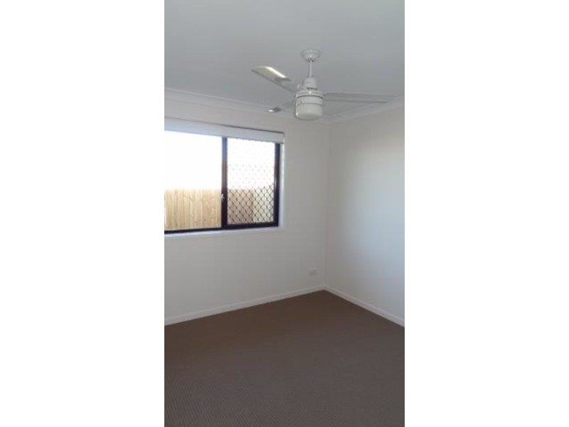 2/8 Bonney Street, Rural View QLD 4740