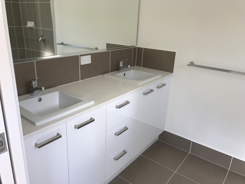 1/36 Tramline Rise, Burnside QLD 4560