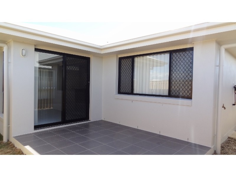 5 Henley Close, Blacks Beach QLD 4740