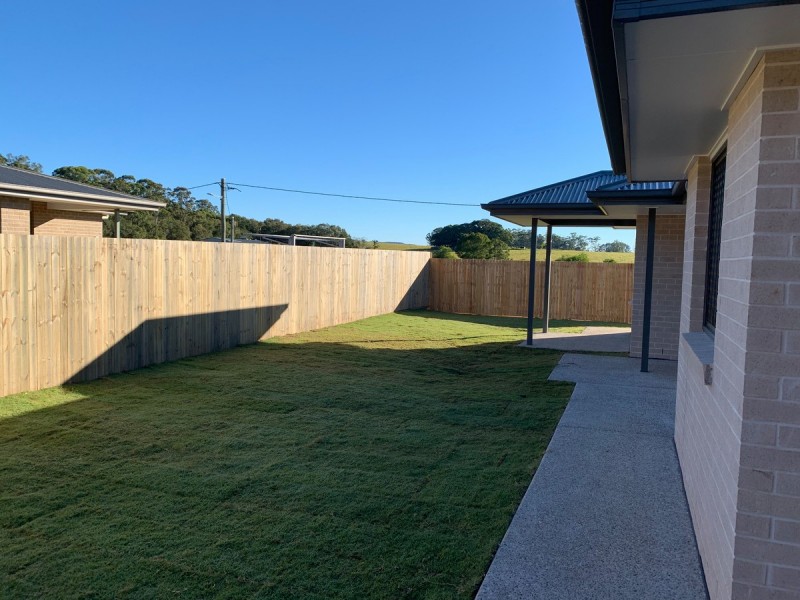 2/12 Reo Place, Yandina QLD 4561