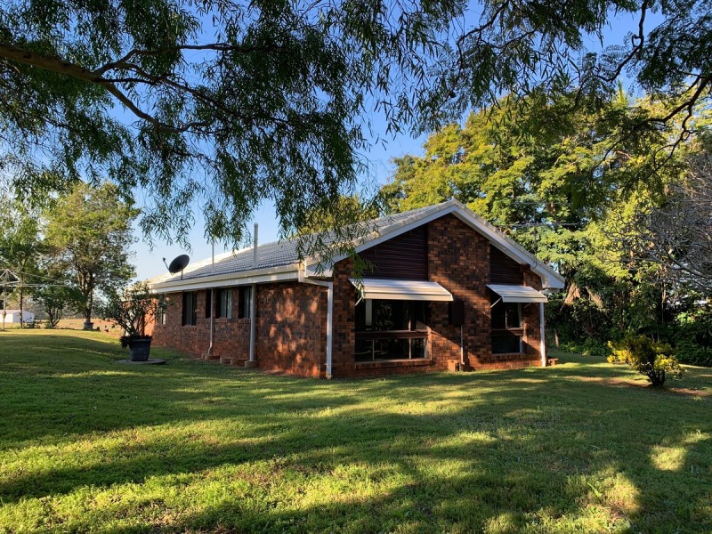 15 Little Road, Glass House Mountains QLD 4518