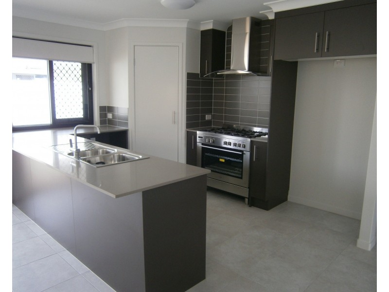 4 Apple Crescent, Caloundra West QLD 4551