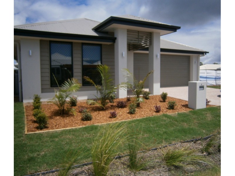 4 Apple Crescent, Caloundra West QLD 4551