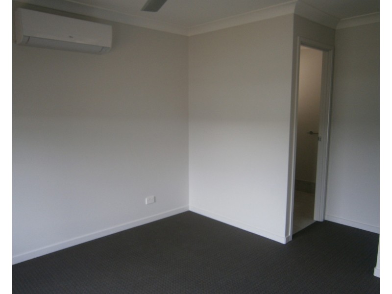 4 Apple Crescent, Caloundra West QLD 4551