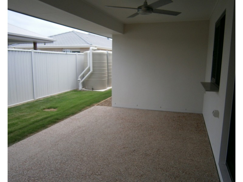 4 Apple Crescent, Caloundra West QLD 4551