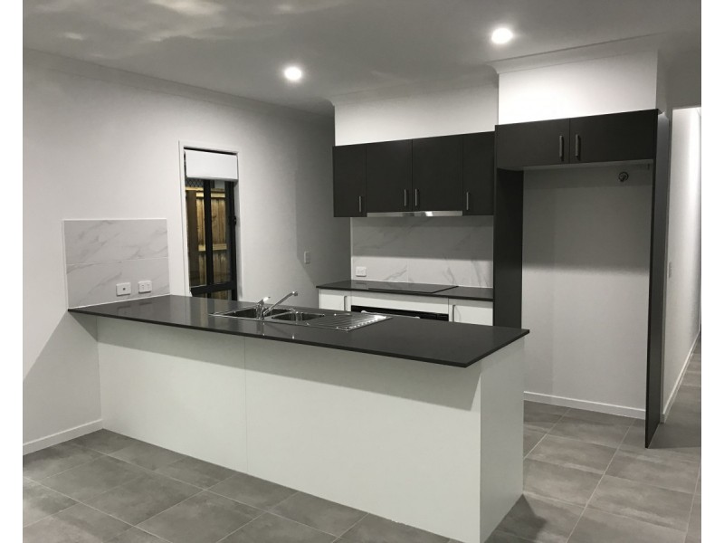 82 Creekside Drive, Nambour QLD 4560