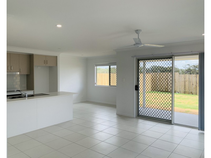 1/8 Kurrajong Circuit, Peregian Springs QLD 4573