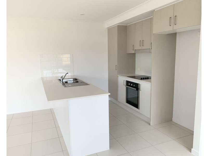 1/8 Kurrajong Circuit, Peregian Springs QLD 4573