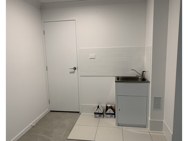 1/8 Kurrajong Circuit, Peregian Springs QLD 4573