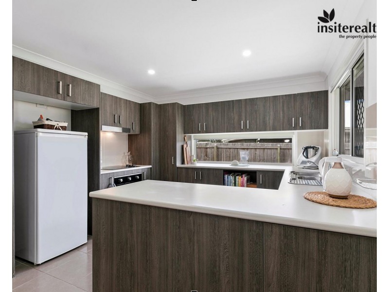 25 Clark Avenue, Glass House Mountains QLD 4518