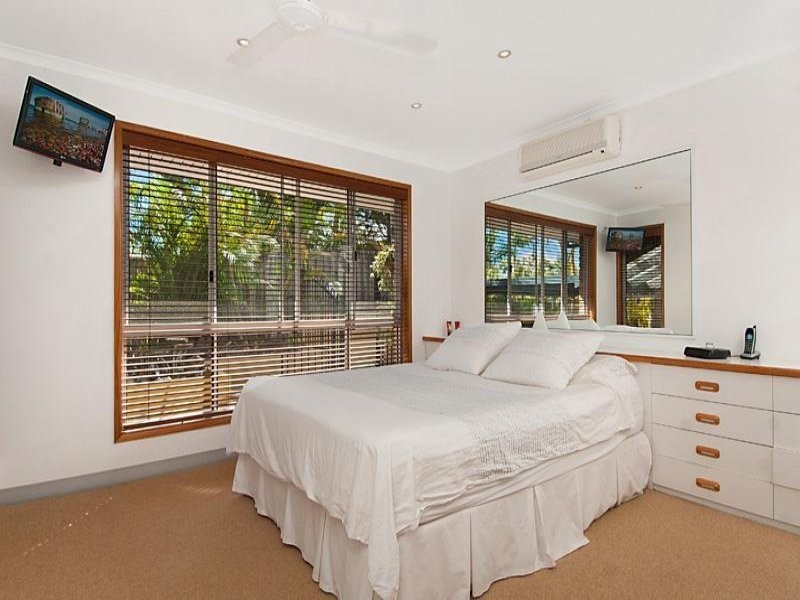 28 Oloway Crescent, Alexandra Headland QLD 4572