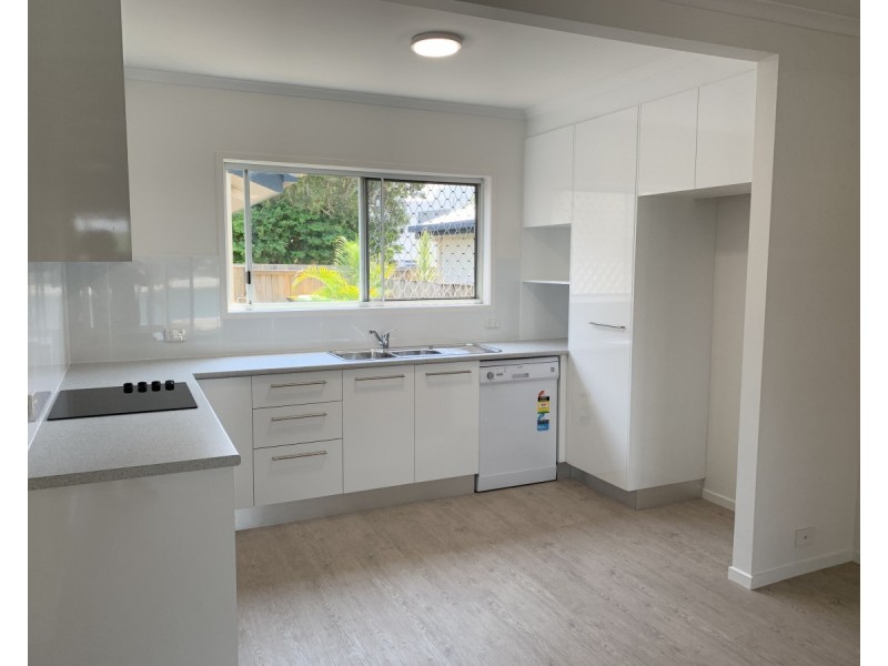 2/7 Woomba Place, Mooloolaba QLD 4557